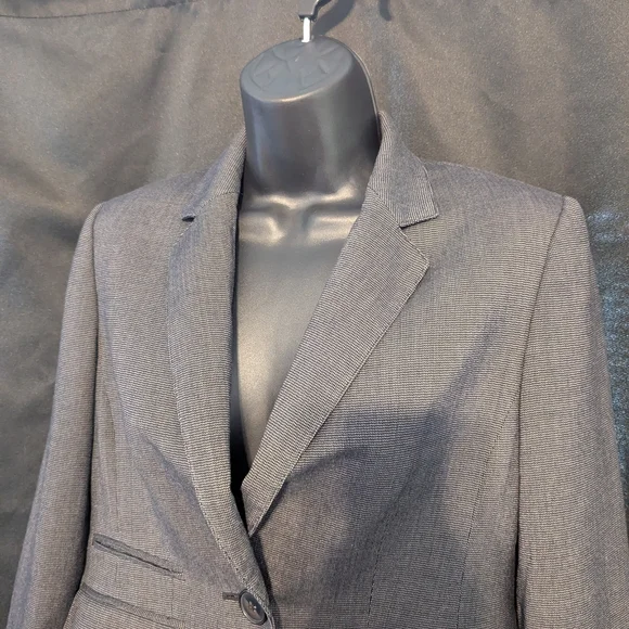 Anne Klein Gray Blazer with Structured Shoulders - Picture 3 of 5